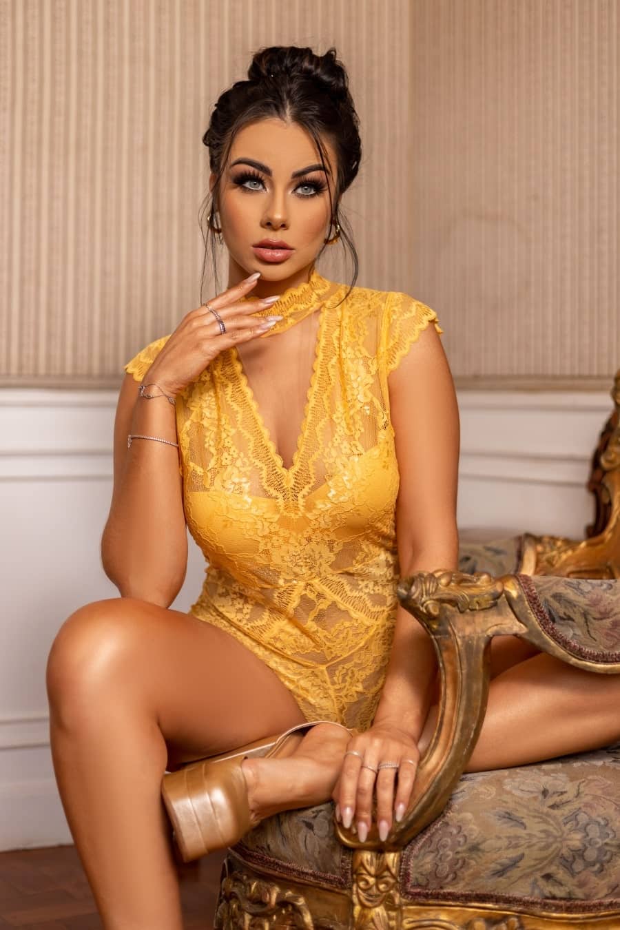 15189246917-sp732sunflower-01-min.jpg Body Sunflower em renda com bojo - Imagem 1