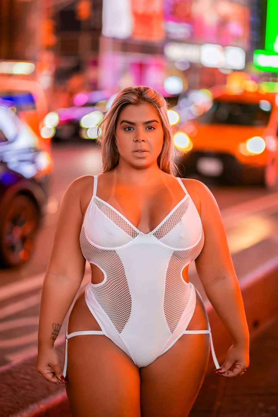 15263433933-garotaveneno-20240215160337-4020branco28829-min.jpg Body sexy plus size sem bojo branco com detalhe em perolas - Imagem 1