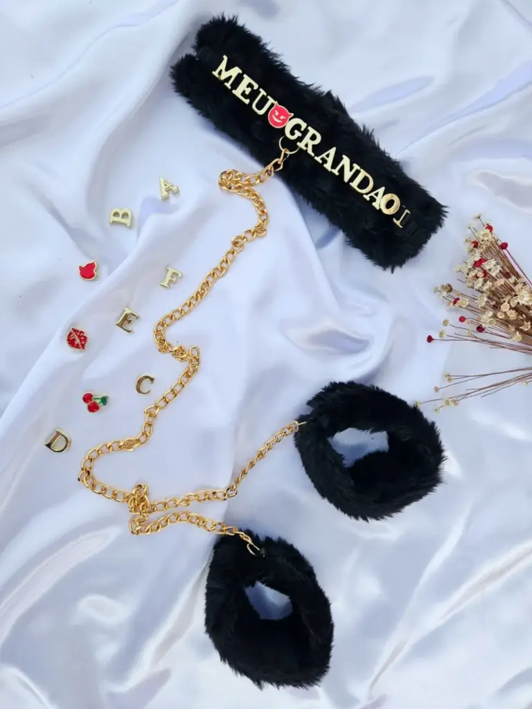 coleira-pelucia-personalizavel-algema-preta